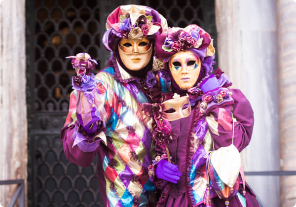 Couple in venetian masks